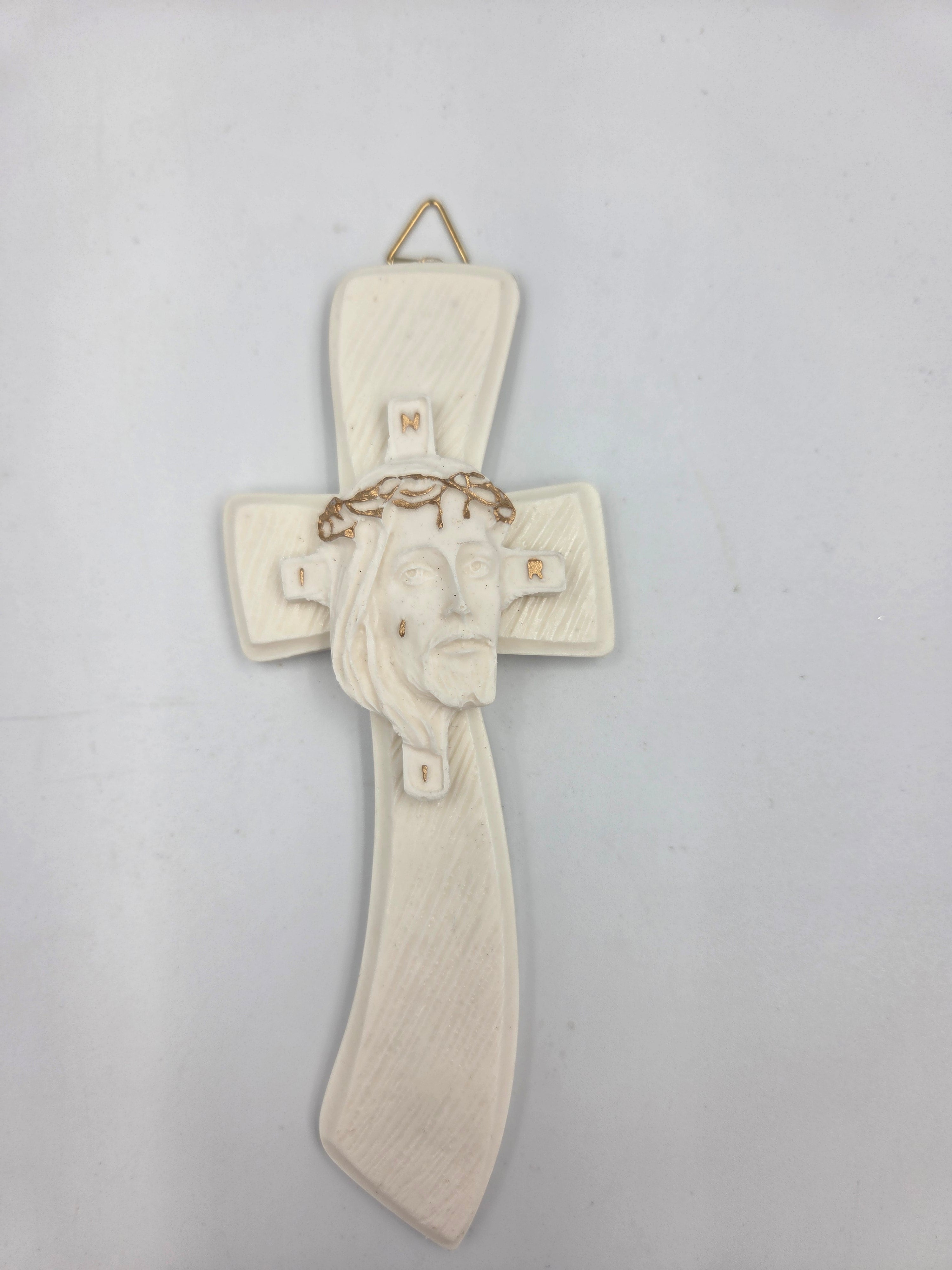 Cruz con Cristo de resina